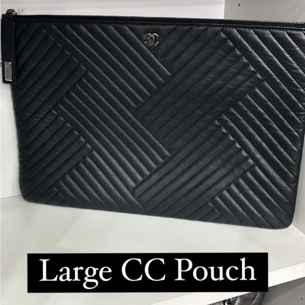 Chanel large pouch chevron - Picture 2 of 2